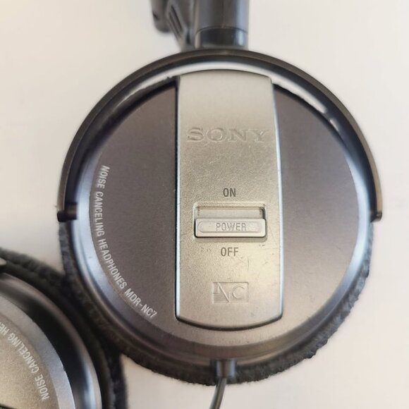 Sony MDR-NC7 Black Wired 3.5mm Foldable Noise Canceling Headphones - Picture 2 of 10